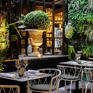 Hotell Luxus, Rom