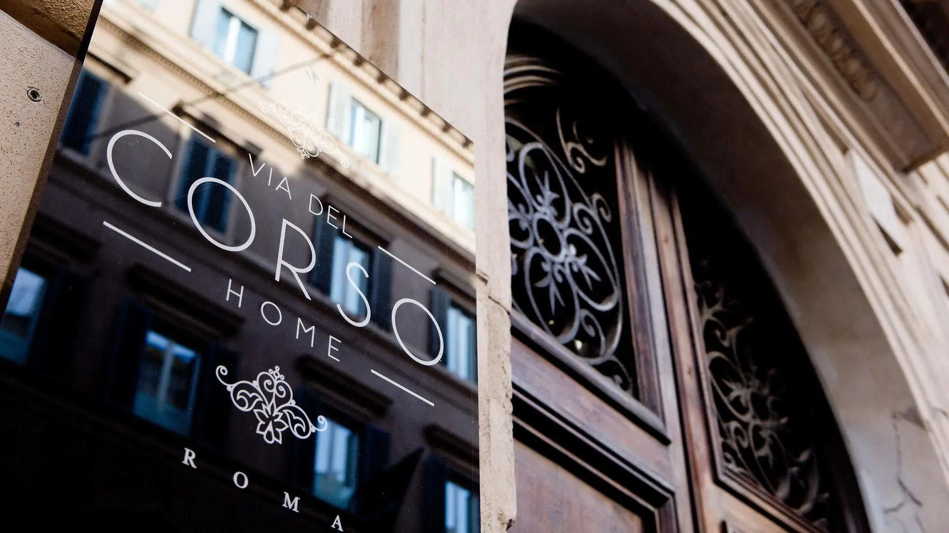 Via Del Corso Home Roma contacts